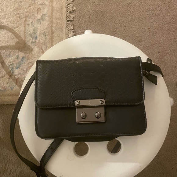 Black snakeskin crossbody purse / Bag. Used as seen on the picture - Picture 1 of 10